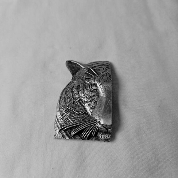 Vintage JJ Pewter Tiger Face Pin Brooch Wildlife‎ Jewelry Detailed Animal Design - Picture 2 of 5